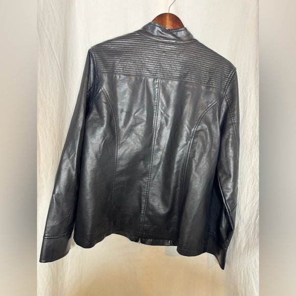 CJ Banks | Black Faux Leather Moto Jacket Zip Front Quilted Detail Size Large - Picture 6 of 7